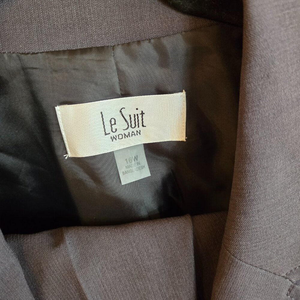 Le Suit Women's Pant Suit- New with tags - Picture 5 of 5
